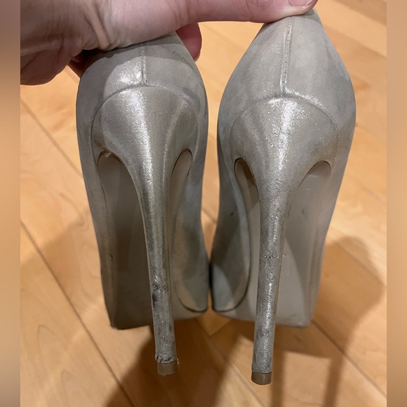 Salvatore Ferragamo champagne pumps size 8 - Picture 4 of 6